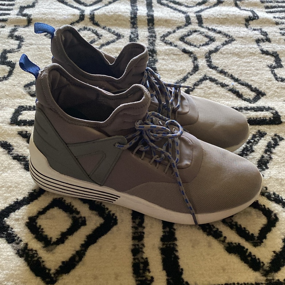 Kendall & Kylie Daring Fashion Sneakers Sz 10
